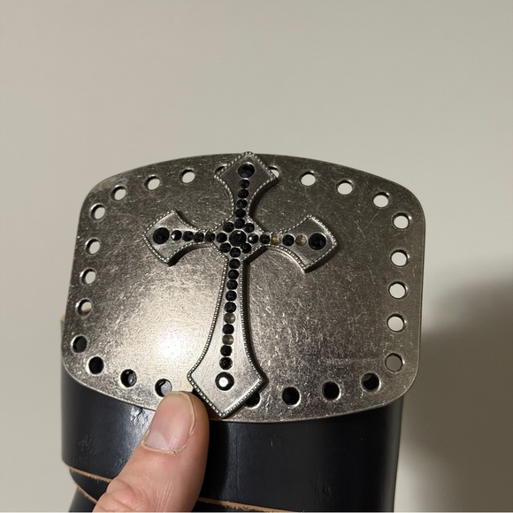 Vintage Cross Buckle Studded Black Medium - Picture 2 of 3